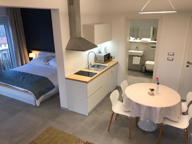 Studio Apartment image 1
