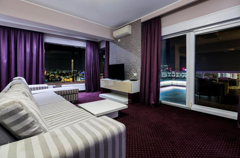 Penthouse Apartment with Spa image 1