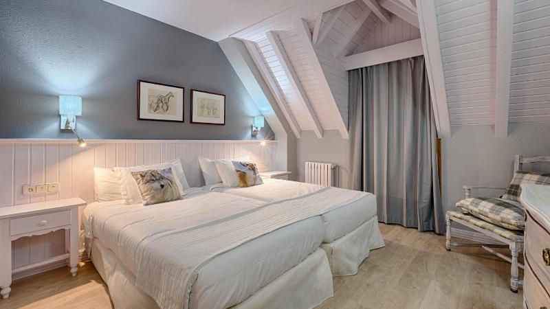 Double Room image 3