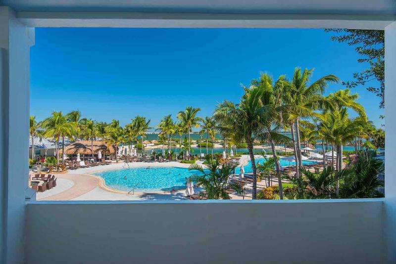 Lanai Adult King Guestroom with Waterview image 2