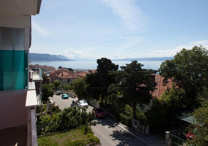 One-Bedroom Apartment with Terrace and Sea View -Roosewelt Street image 3