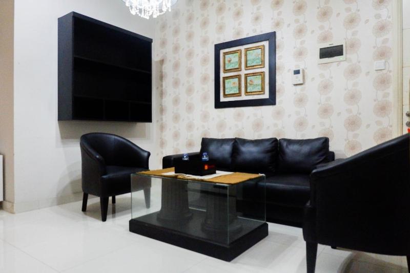 Strategic 2BR Apartment at Trillium Residence By Travelio - image 8