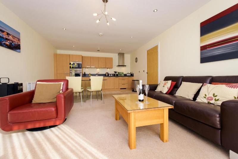 Two-Bedroom Apartment (No Sea View) image 4