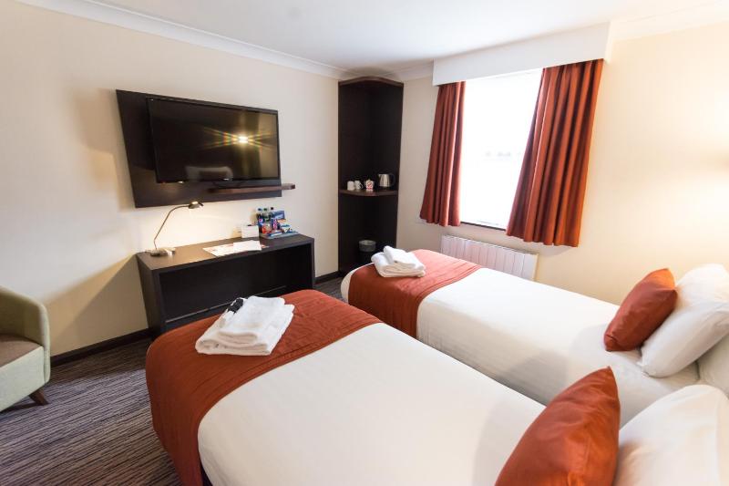 Twin Room image 3