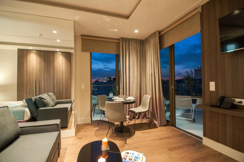 Athens Platinum Rooms and Suites - image 15