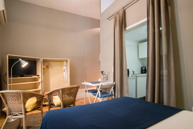 Studio with Terrace and River View image 3