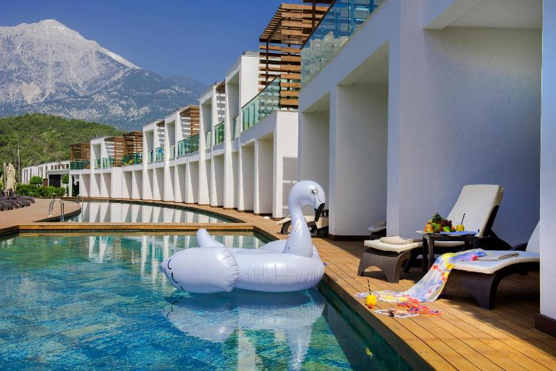 Pool Suite image 4