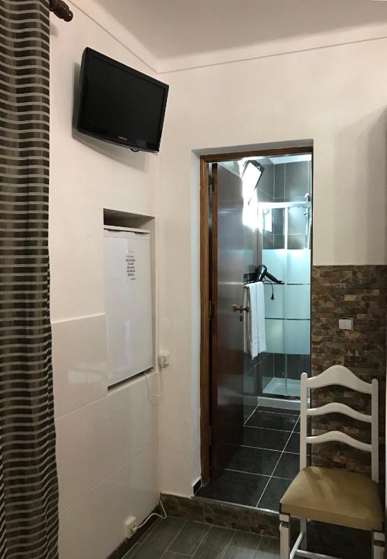 Standard Single Room image 2
