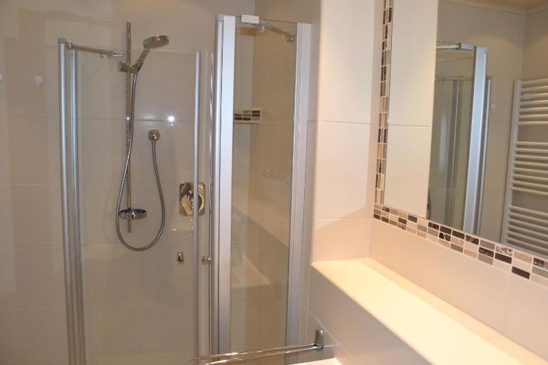 Two-Bedroom Apartment with Balcony and Terrace image 3