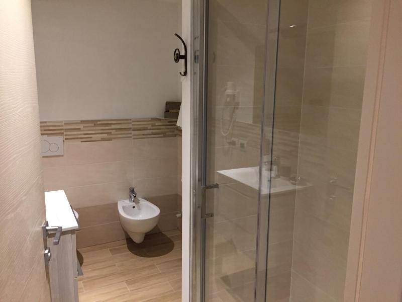 One-Bedroom Apartment image 2