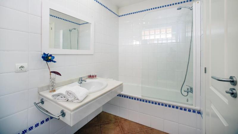 One-Bedroom Apartment (2 Adults + 2 Children) image 2