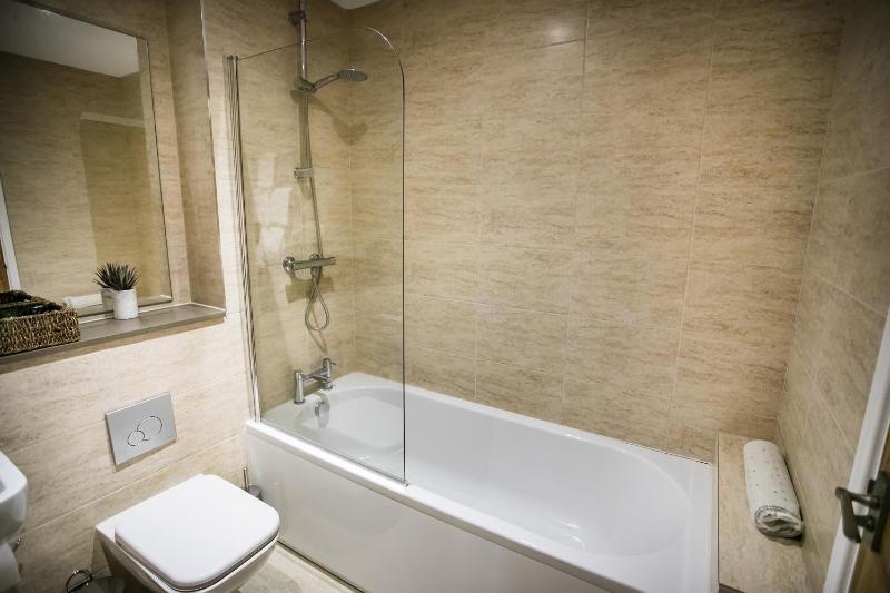 Junior Suite with Garden View image 3