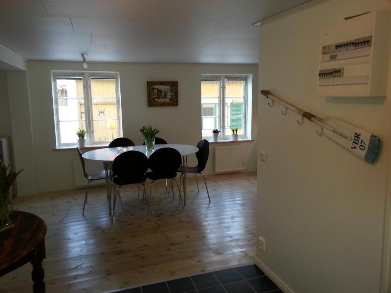 One-Bedroom Apartment image 4