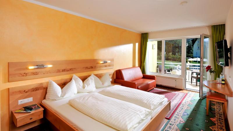 Superior Family Room image 3