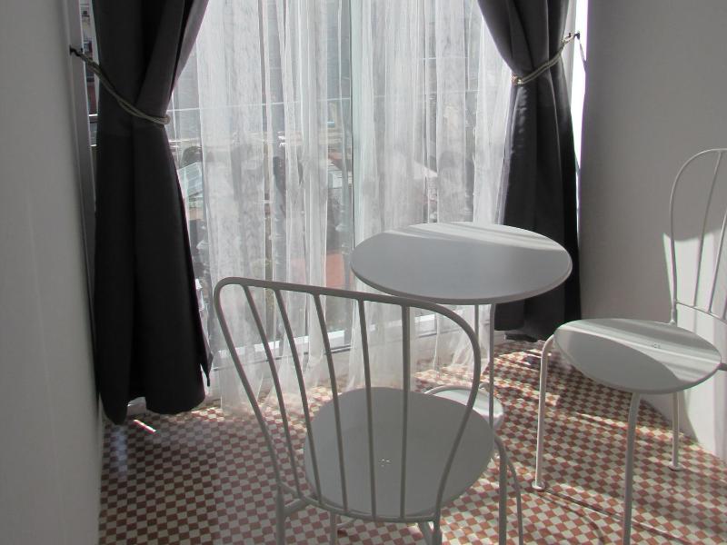 Single Room with Private Bathroom and Terrace image 4