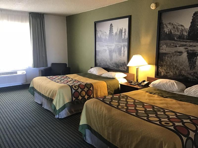 Queen Room with Two Queen Beds - Non-Smoking