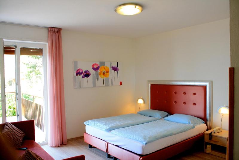 Superior Double Room with Balcony and Lake View image 3