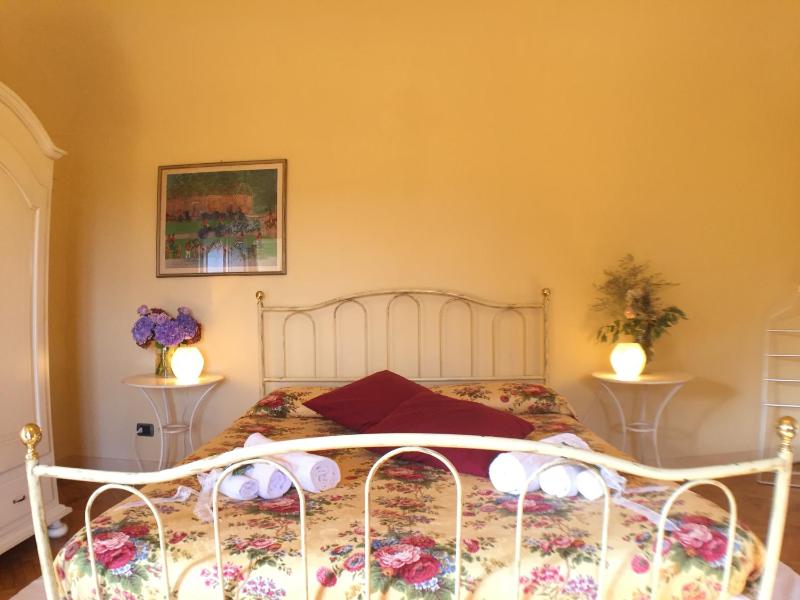 Double Room with Private External Bathroom image 3
