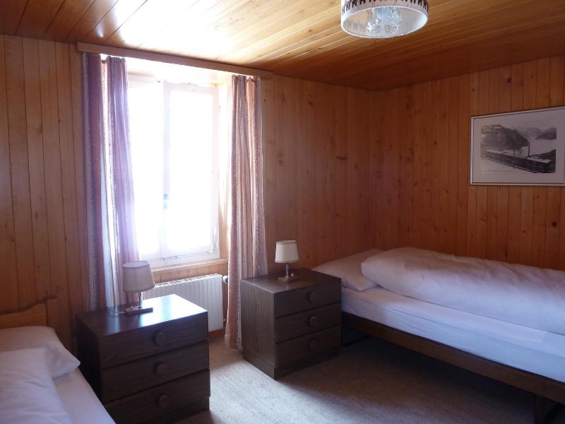 Double Room with Shared Bathroom image 2