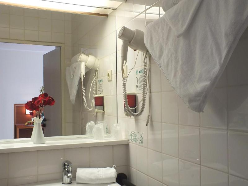 Single Room image 2