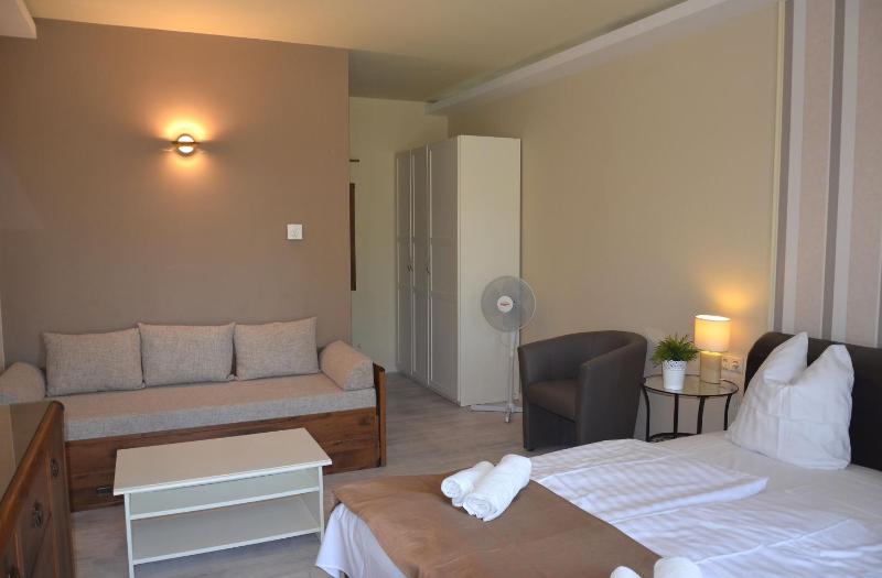 Double Room with Balcony (2 Adults + 1 Child) image 3