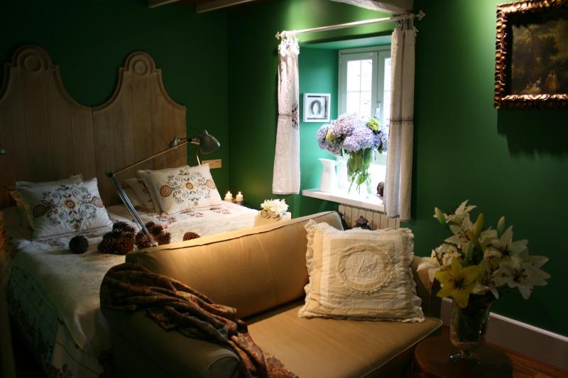Superior Twin Room with Garden View image 1