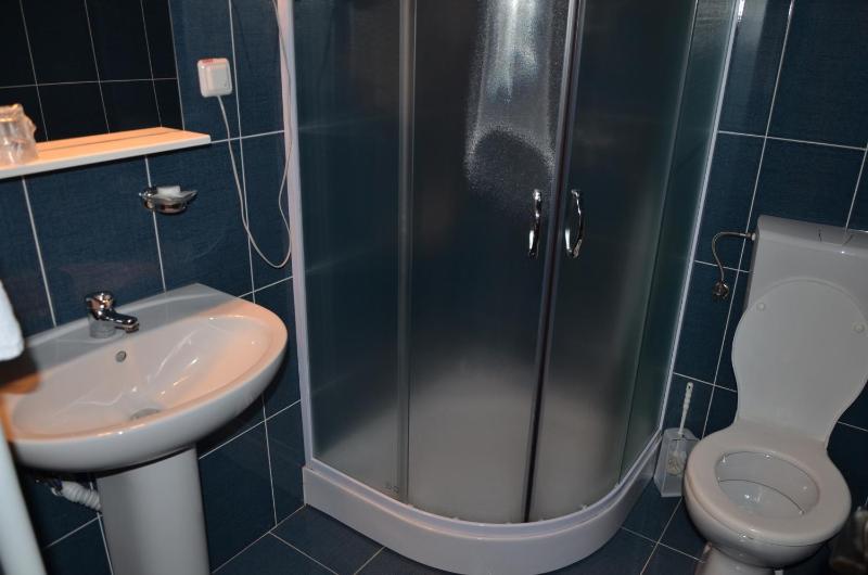 Deluxe Triple Room image 3