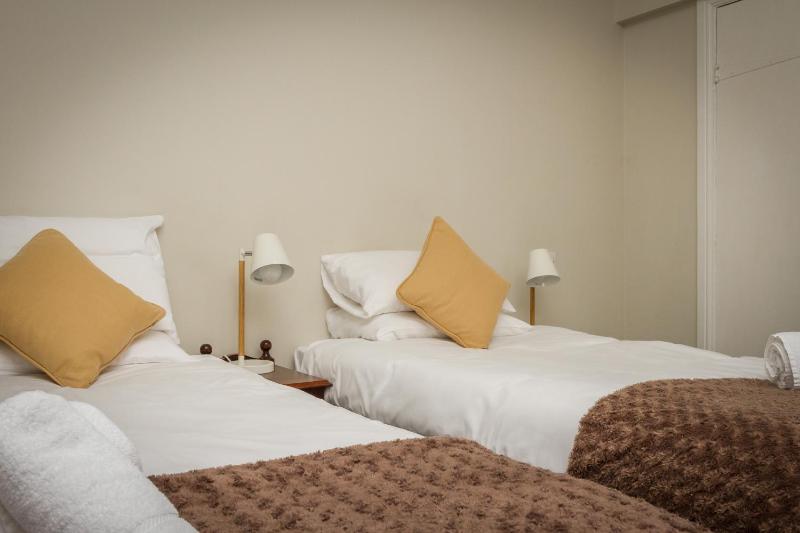 Small Double or Twin Room image 4