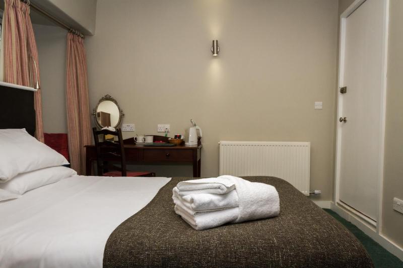 Double or Twin Room with Mountain View image 1