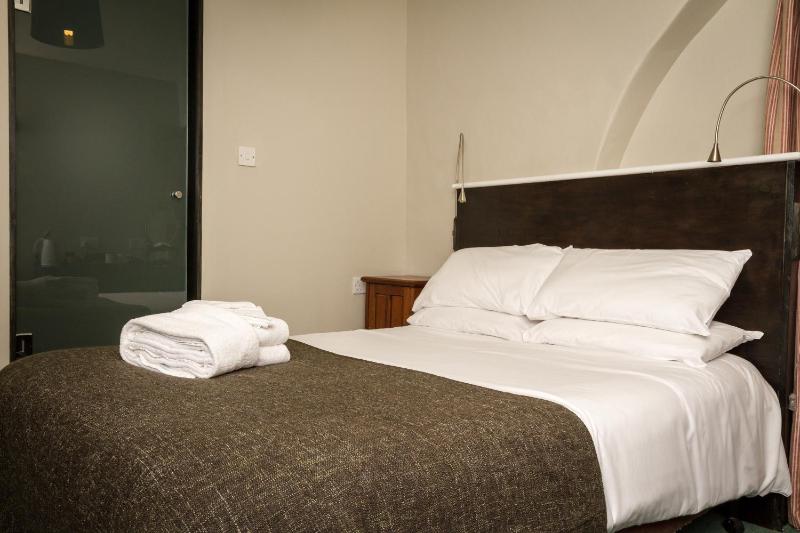 Double or Twin Room with Mountain View image 3