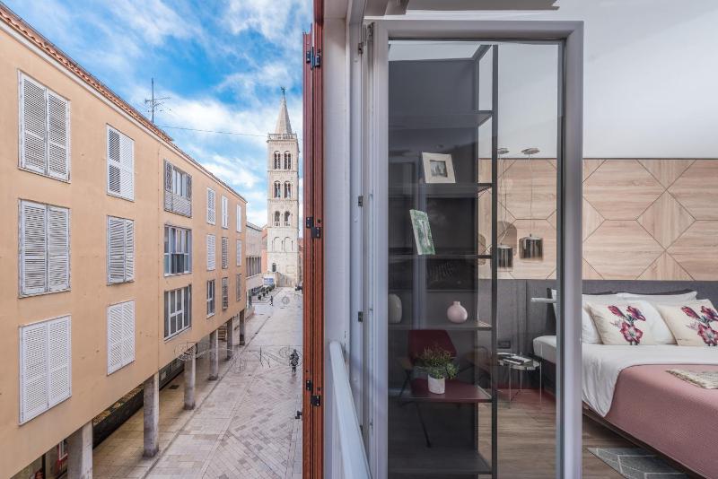 Deluxe Double Room image 3