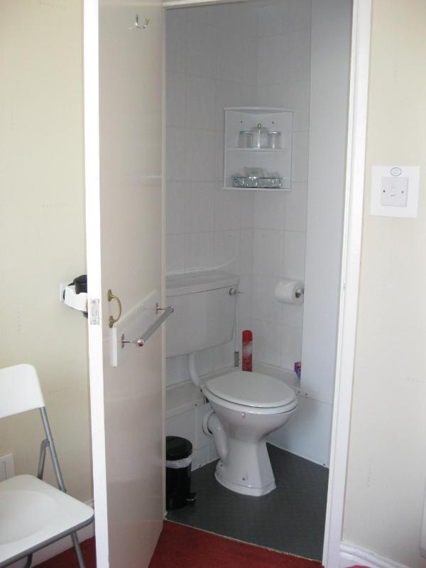 Channel View Guest House - image 36
