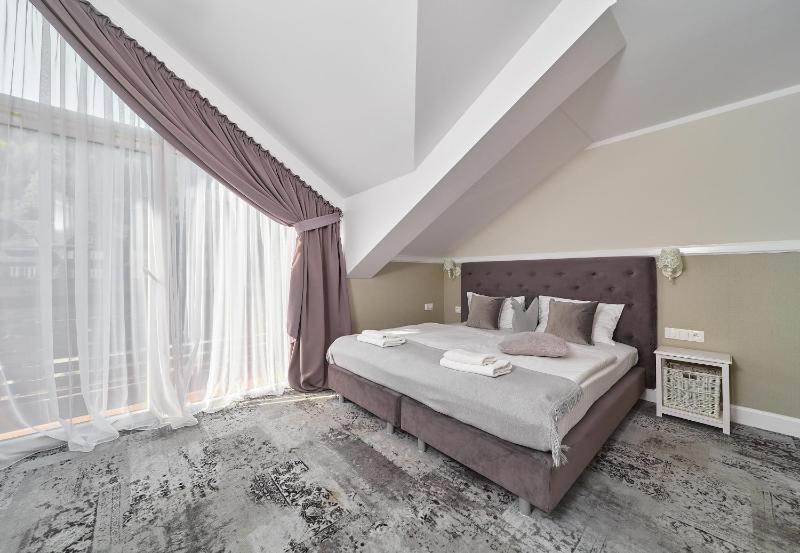 Classic Apartment with View image 1