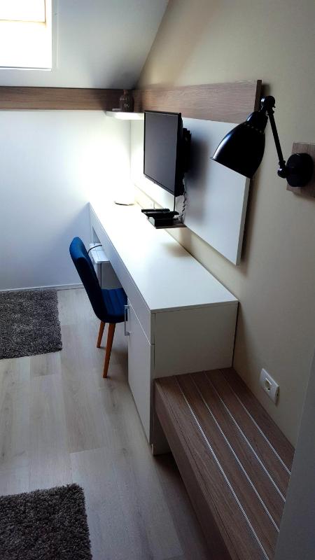 Twin Room image 4