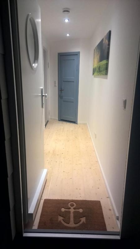 One-Bedroom Apartment image 2