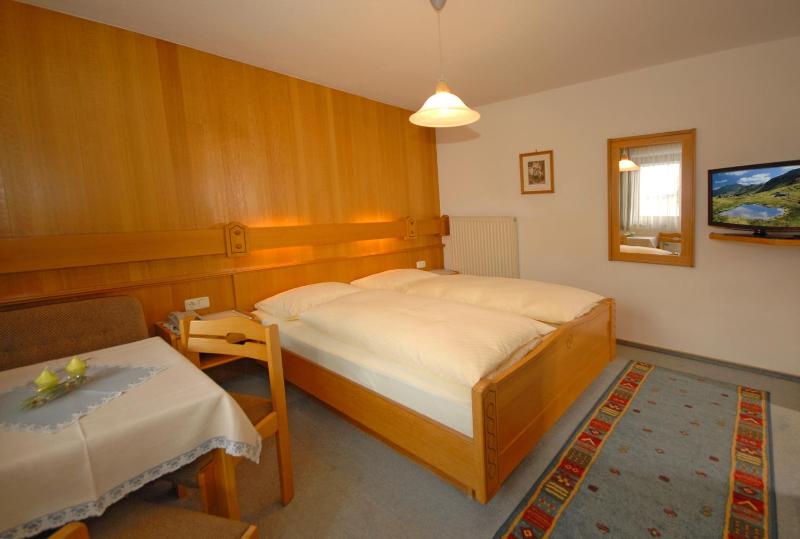 Double Room image 2