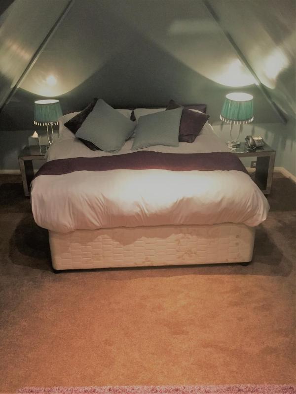 Budget Double Room - Attic image 2
