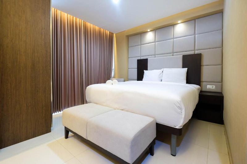 Minimalist Style Studio Brooklyn Alam Sutera Apartment near IKEA By Travelio - image 1