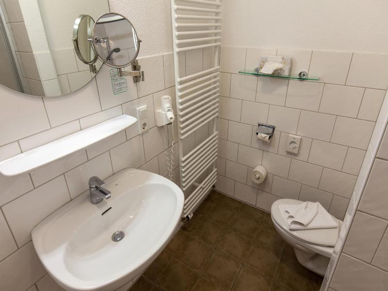 Standard Double Room image 2