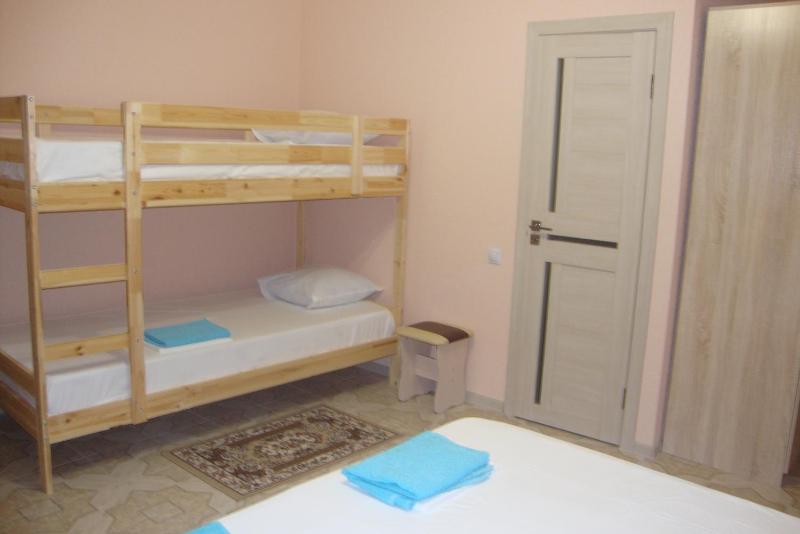 Classic Quadruple Room image 3