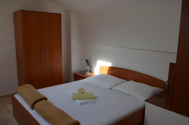 One-Bedroom Apartment with Balcony and Sea View - Br.3 image 4