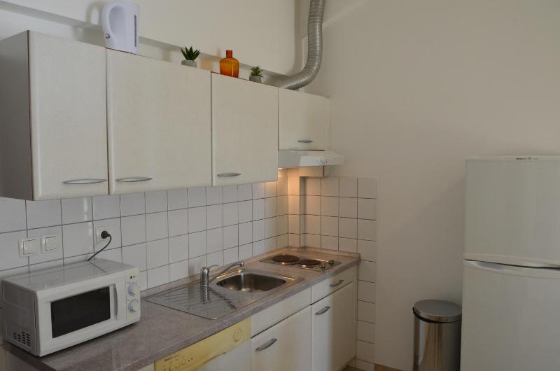 Two-Bedroom Apartment with Balcony and Sea View No.10 image 4