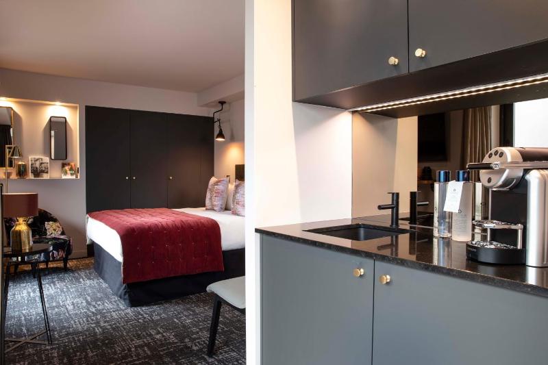 Superior Double Room with Terrace image 4