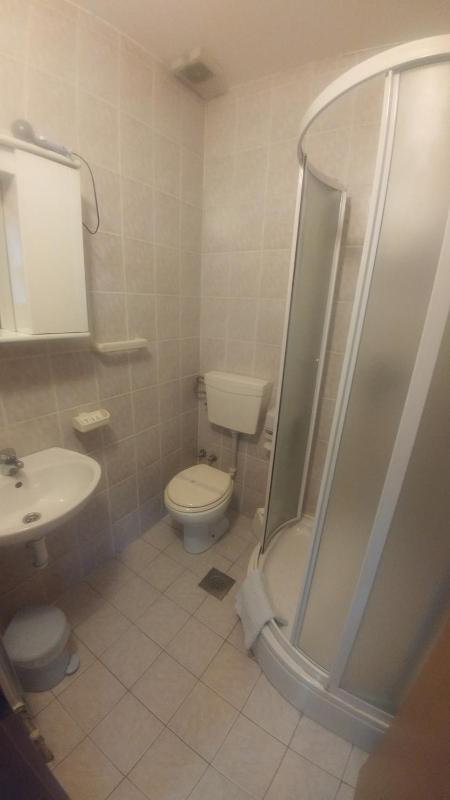 Small Double Room image 2