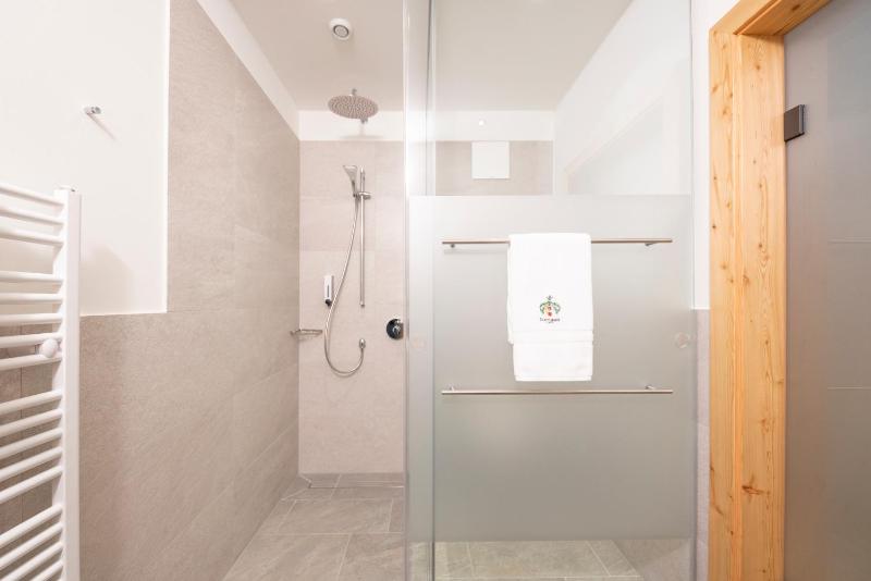 Deluxe Double Room with Balcony image 4