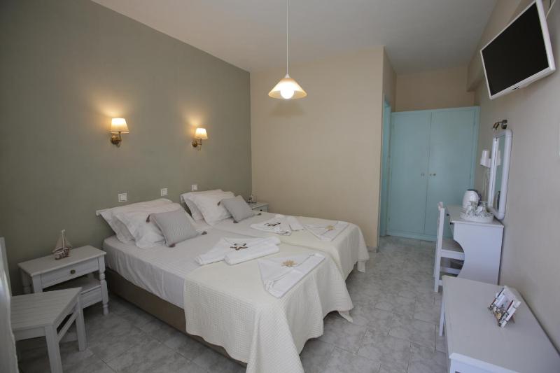 Double or Twin Room with Sea View image 4