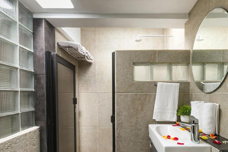 Suite Studio Serviced Apartments - image 7