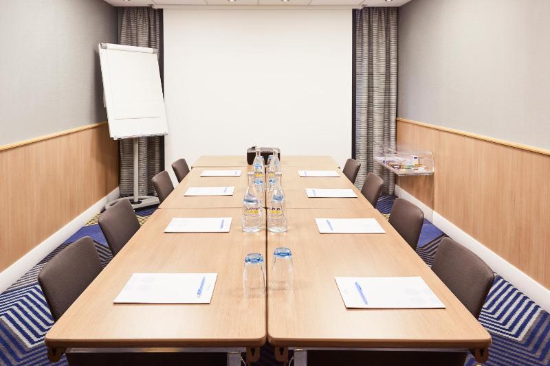 Novotel Coventry M6 J3 Hotel - image 8