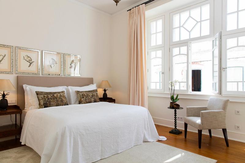 Medium Room image 2
