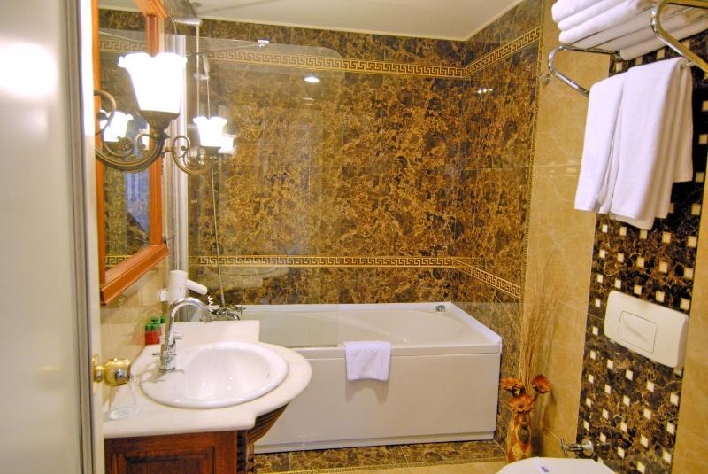 Suite with Balcony image 2